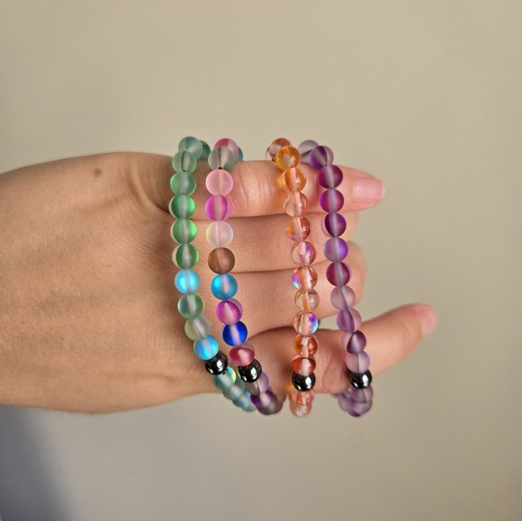 Set Of 4 Colored Glass Bead Bracelets - Picture 3 of 4